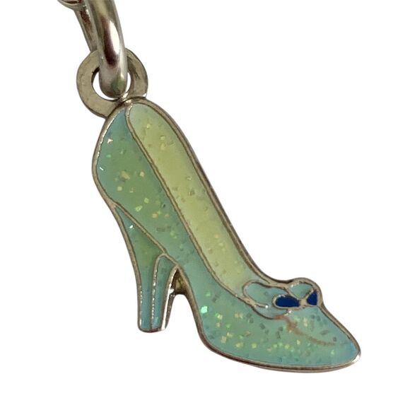 Vintage Disney Cinderella Princess Glass Slipper Clip On Charm Zipper Pull Bag - Picture 2 of 8